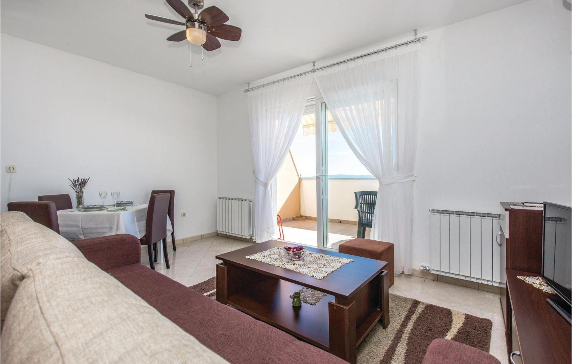 Beautiful Apartment In Smrika With Wifi Екстериор снимка
